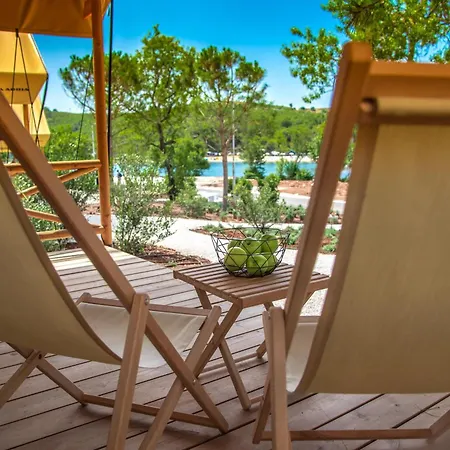 Arena One 99 Glamping Πάρκο διακοπών Pomer