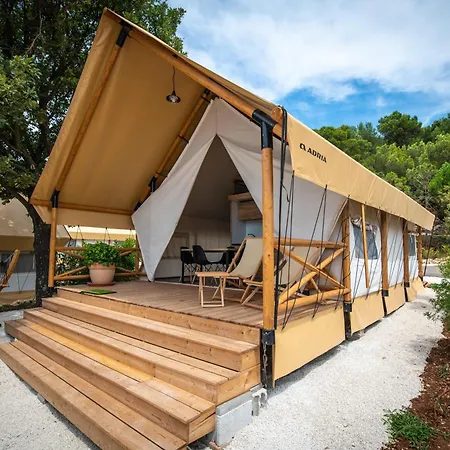 ホリデーパーク Arena One 99 Glamping