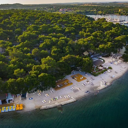 Arena One 99 Glamping Holiday park