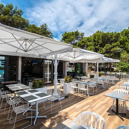 Arena One 99 Glamping Πάρκο διακοπών 4*