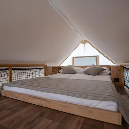 ホリデーパーク Arena One 99 Glamping