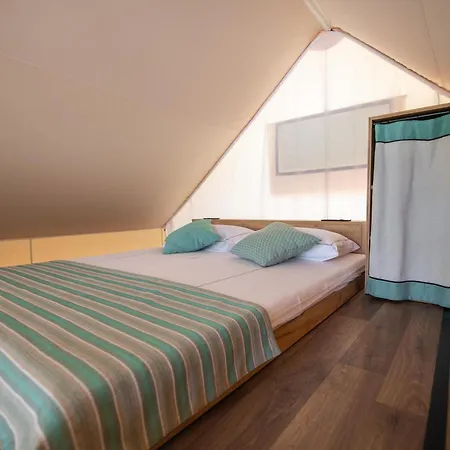 ホリデーパーク Arena One 99 Glamping