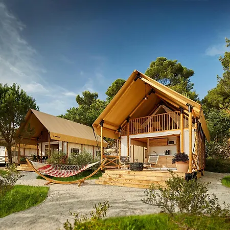 Πάρκο διακοπών Arena One 99 Glamping Pomer