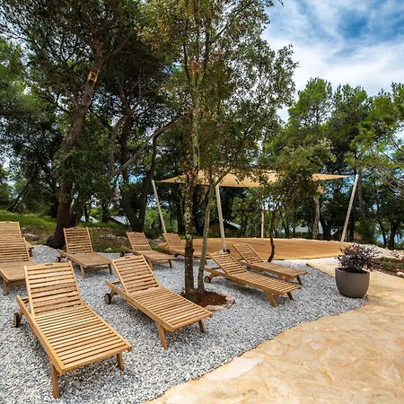 Arena One 99 Glamping Holiday park Pomer