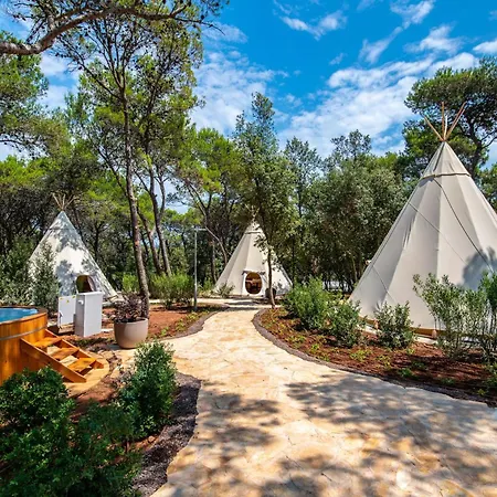 Holiday park Arena One 99 Glamping 4*